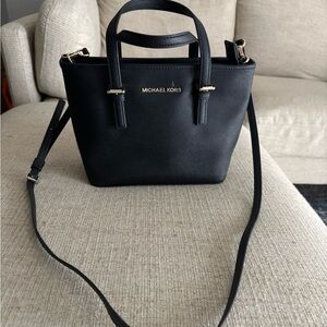 Black Micheal Kors Purse